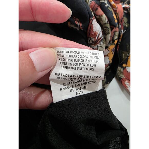 June & Hudson Floral Wide-Leg Romper • Medium • Boho Wrap Style - Picture 8 of 9